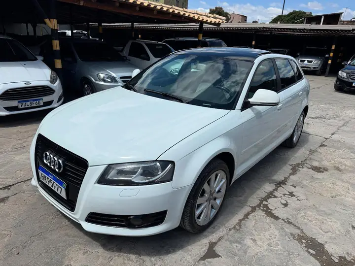 Audi A3 Sportback branco vendido