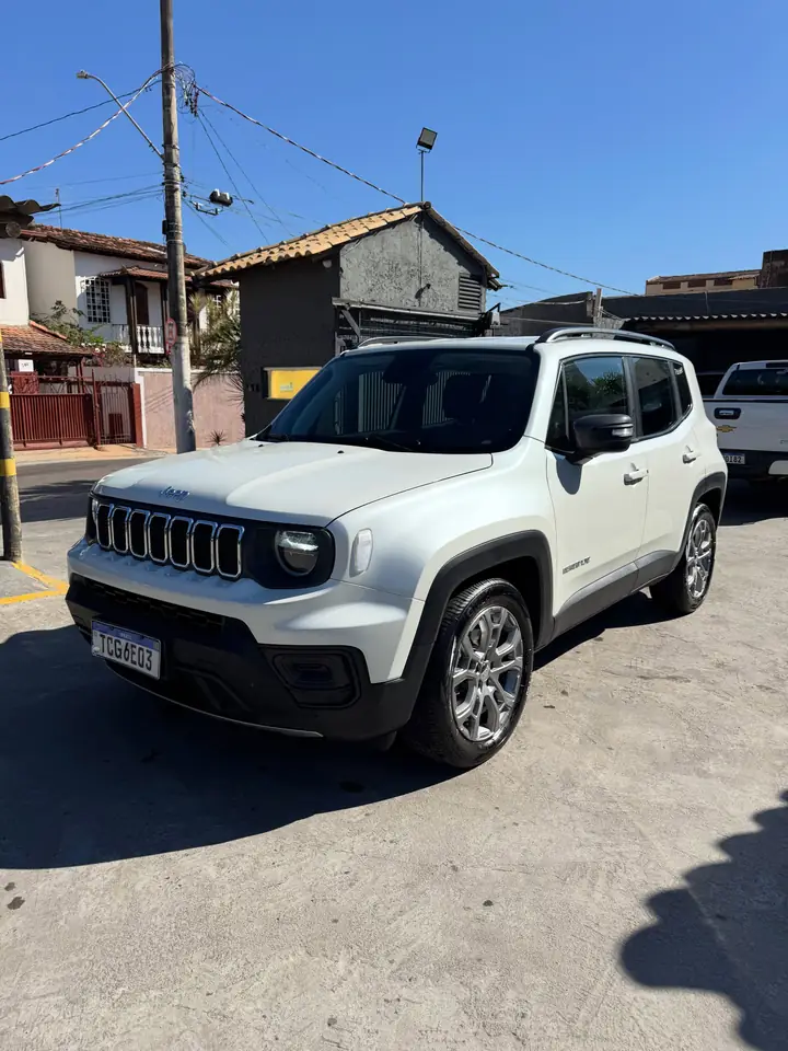 Jeep Renegade branco vendido