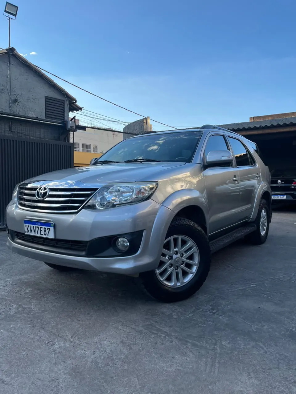 Toyota Hilux SW4  prata